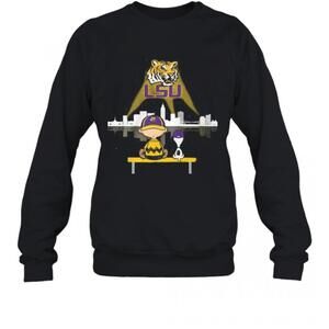 Charlie Brown And Snoopy Lsu Tigers Football T-Shirt